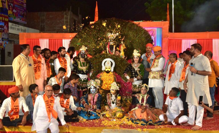 बाली गणेश महोत्सव में एक शाम प्रताप चौक के राजा के नाम विशाल भजन संध्या में बांधा समा