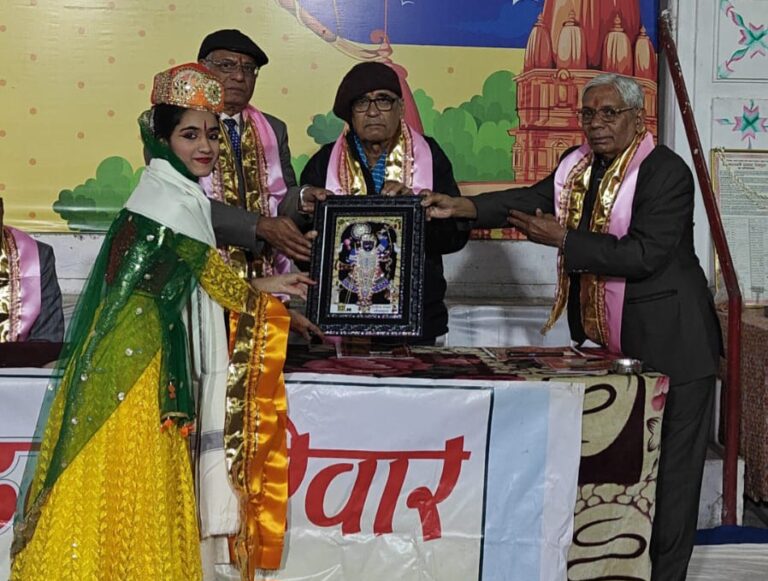 फालना की बाल कलाकार अधिश्री को “बाल श्री रत्न” की उपाधि से नवाजा